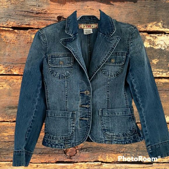 YMI Junior Denim blazer Medium wash. Size Medium - Picture 2 of 16